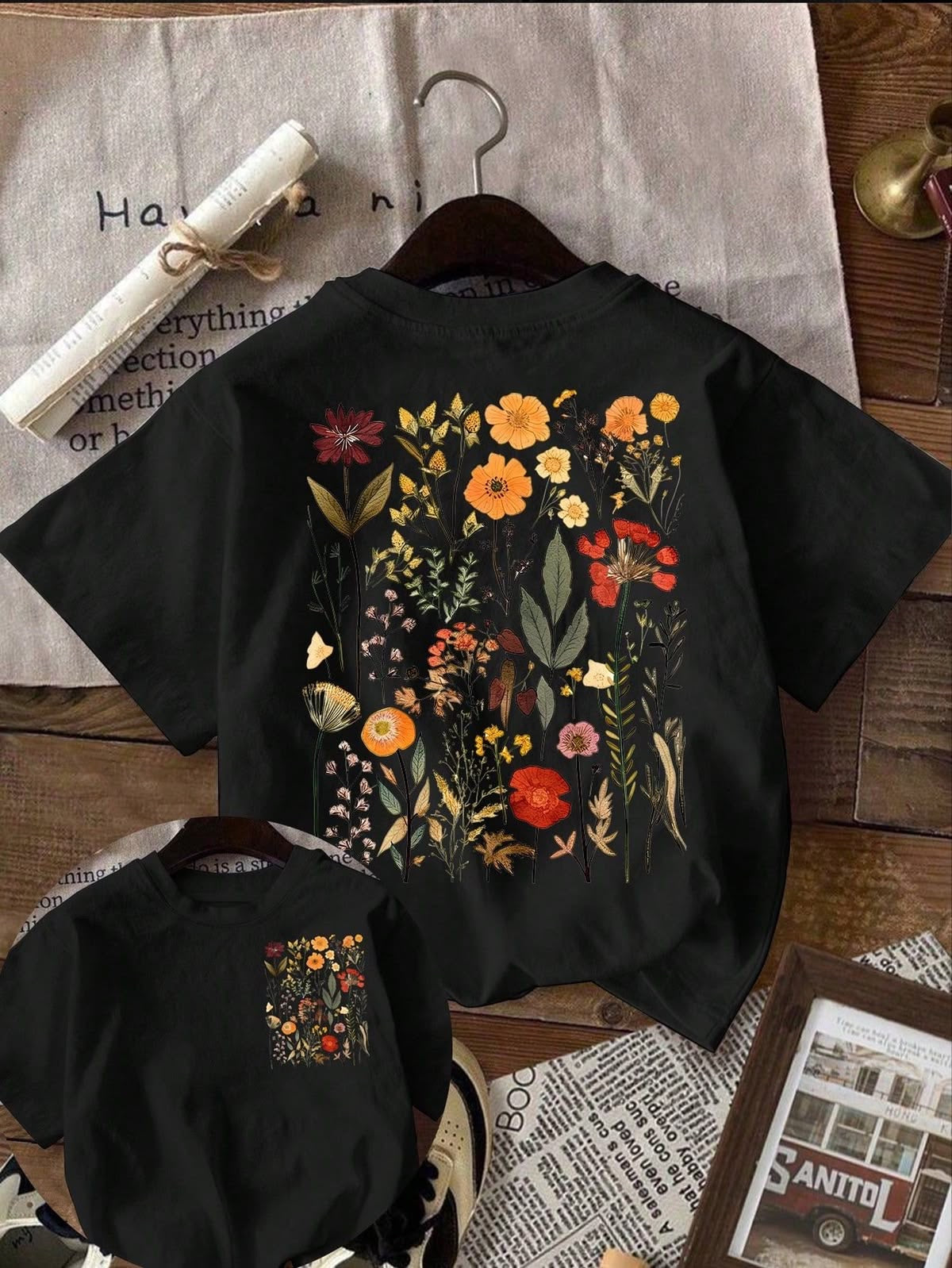 T shirt flowers black